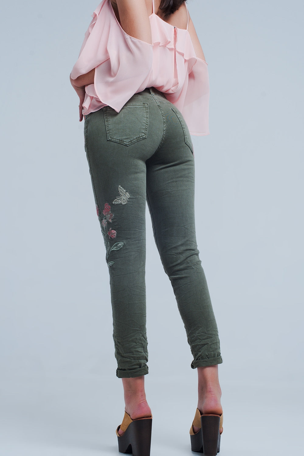 Q2 - Khaki Jeans With Embroidered Flower - 1 COLOR -