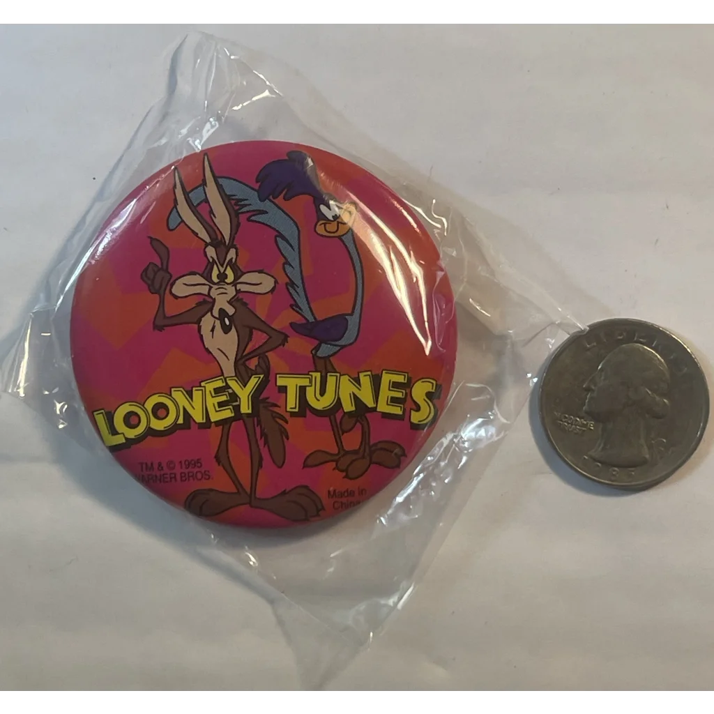 Vintage 1995 Looney Tunes Pin, Roadrunner, Wile E. Coyote, Unopened in Package!