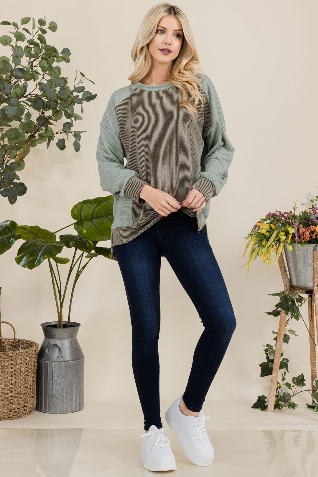 Celeste High-Low Contrast Round Neck Sweatshirt - T - 1 COLOR -