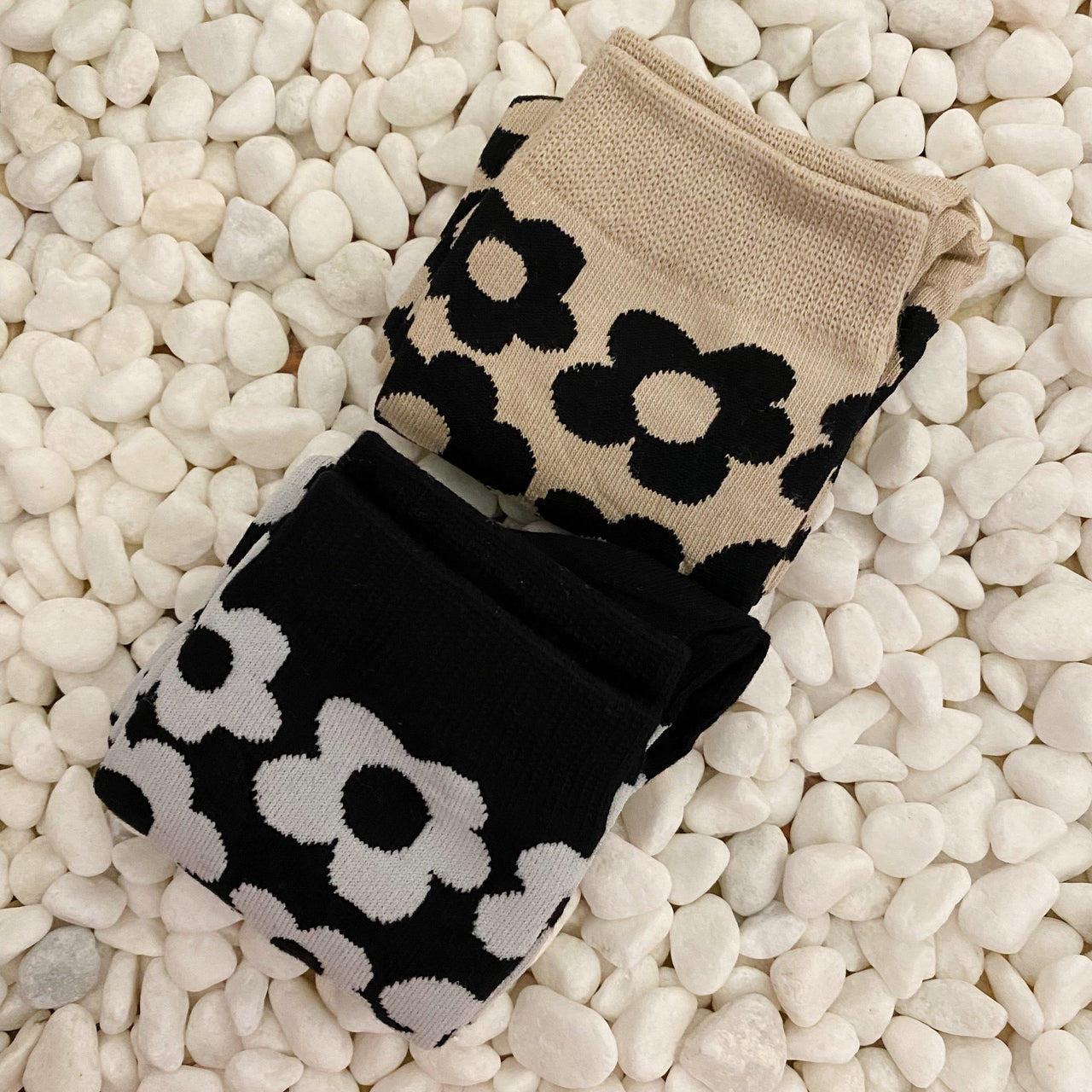 Modern Daisy Socks Set - 2 PAIRS - 2  COLOR COMBOS -