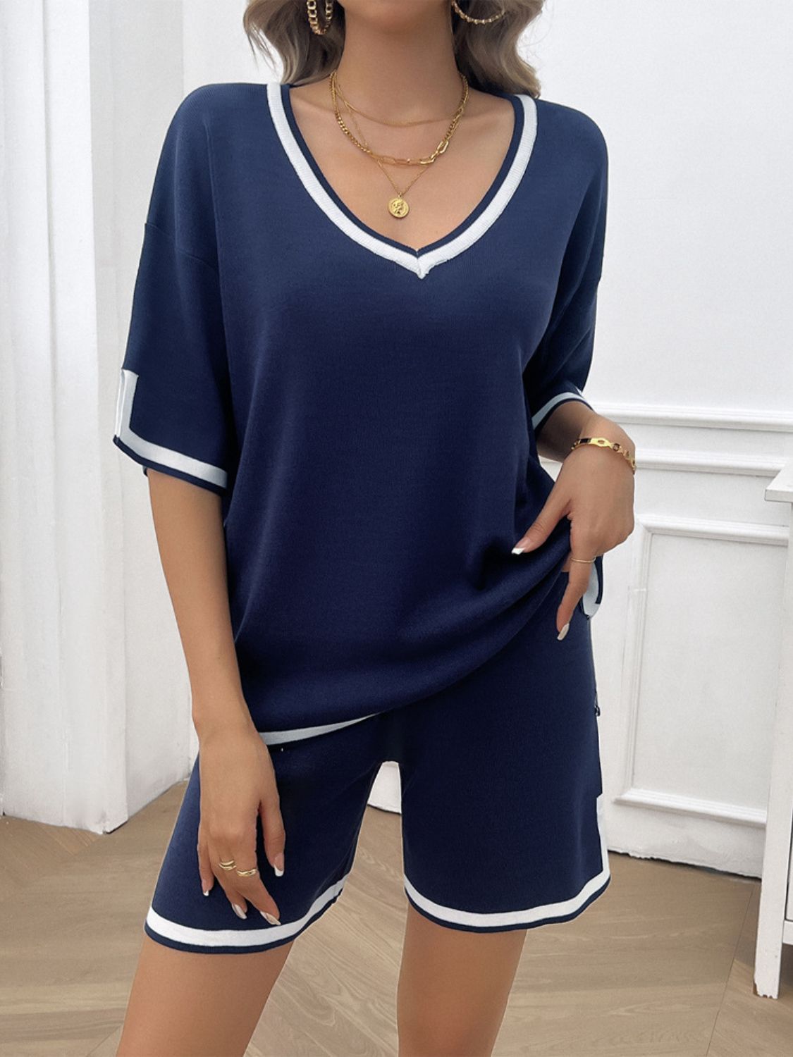 Contrast Trim V-Neck Top and Shorts Set - 2 PCS. - T - 5 COLORS -