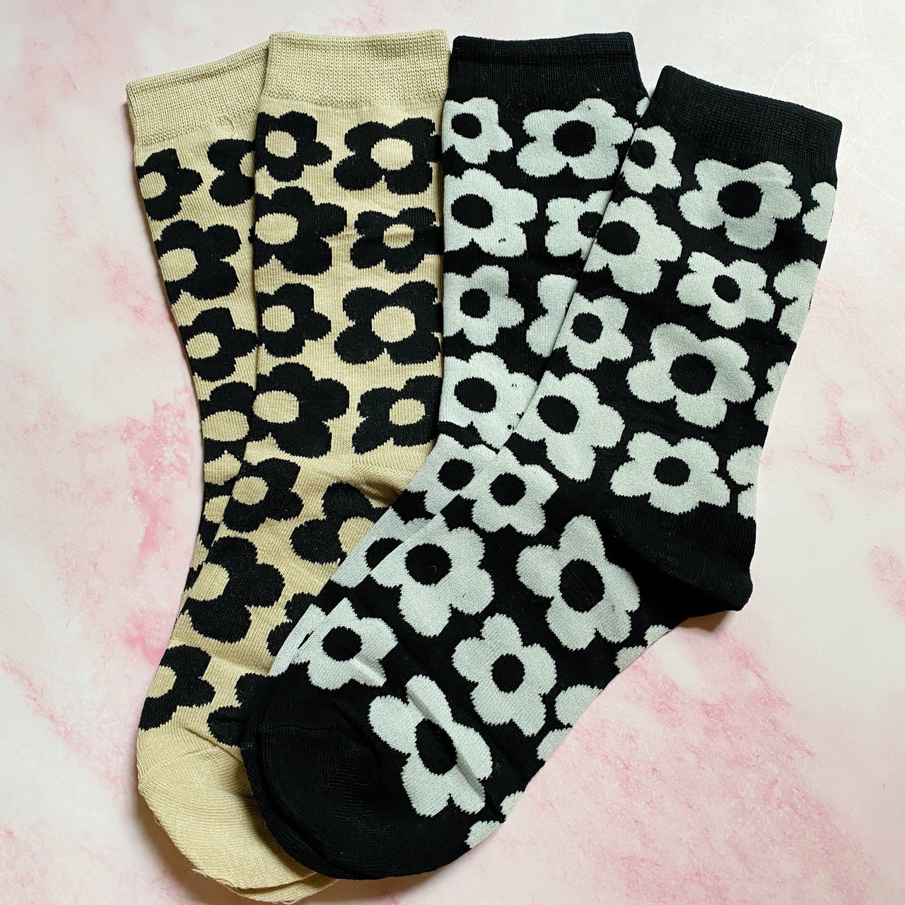 Modern Daisy Socks Set - 2 PAIRS - 2  COLOR COMBOS -