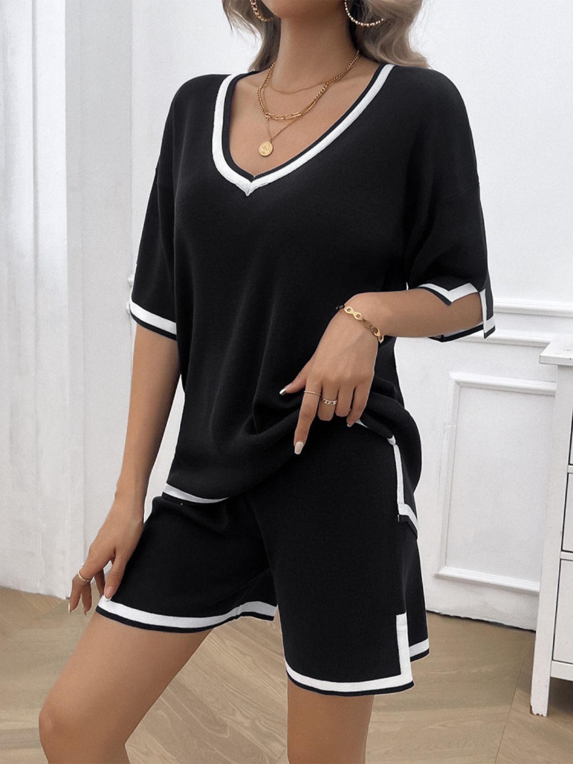 Contrast Trim V-Neck Top and Shorts Set - 2 PCS. - T - 5 COLORS -