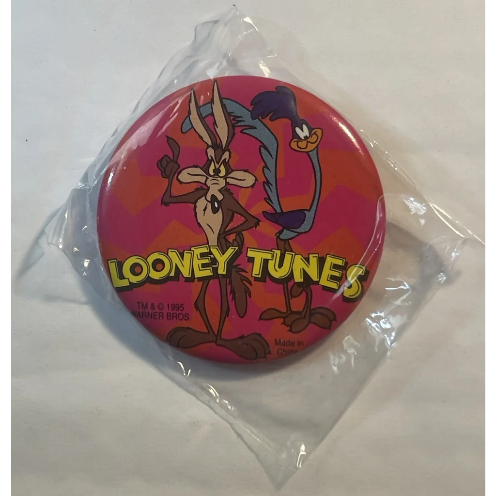 Vintage 1995 Looney Tunes Pin, Roadrunner, Wile E. Coyote, Unopened in Package!