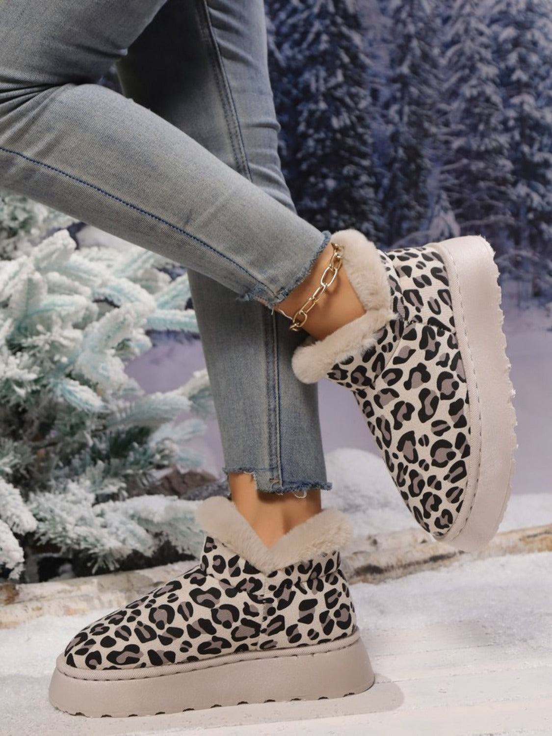 Thermal Leopard Round Toe Platform Shoe Booties - T - 2 COLORS -