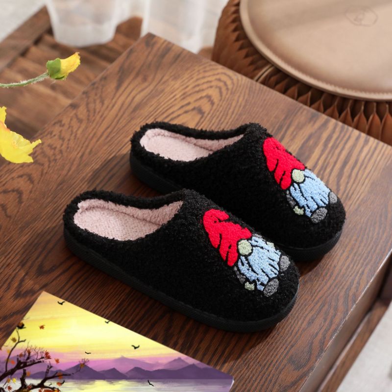 Christmas Gnome pattern home winter fuzzy slippers - EU SIZES - K - 2 COLORS -