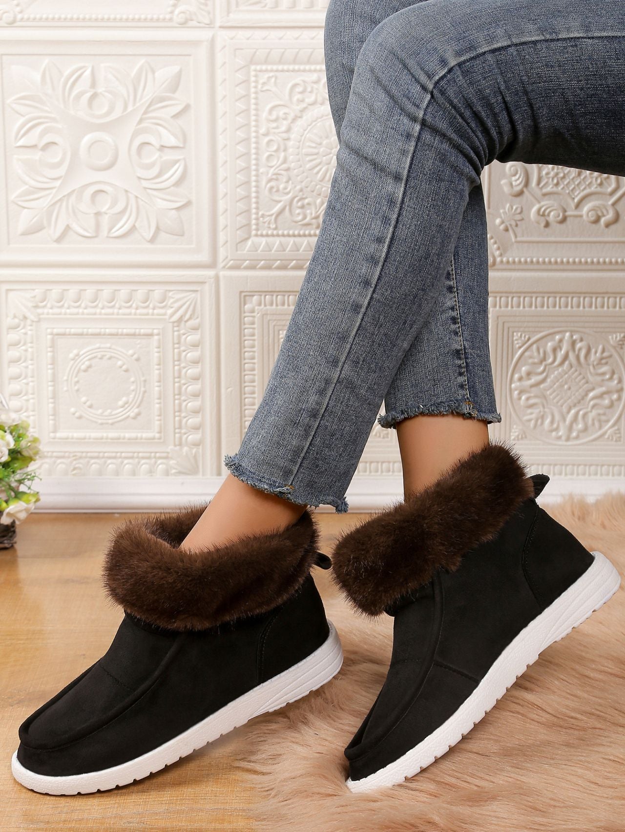 Faux Fur Suede Round Toe Sneakers - T - 3 COLORS -