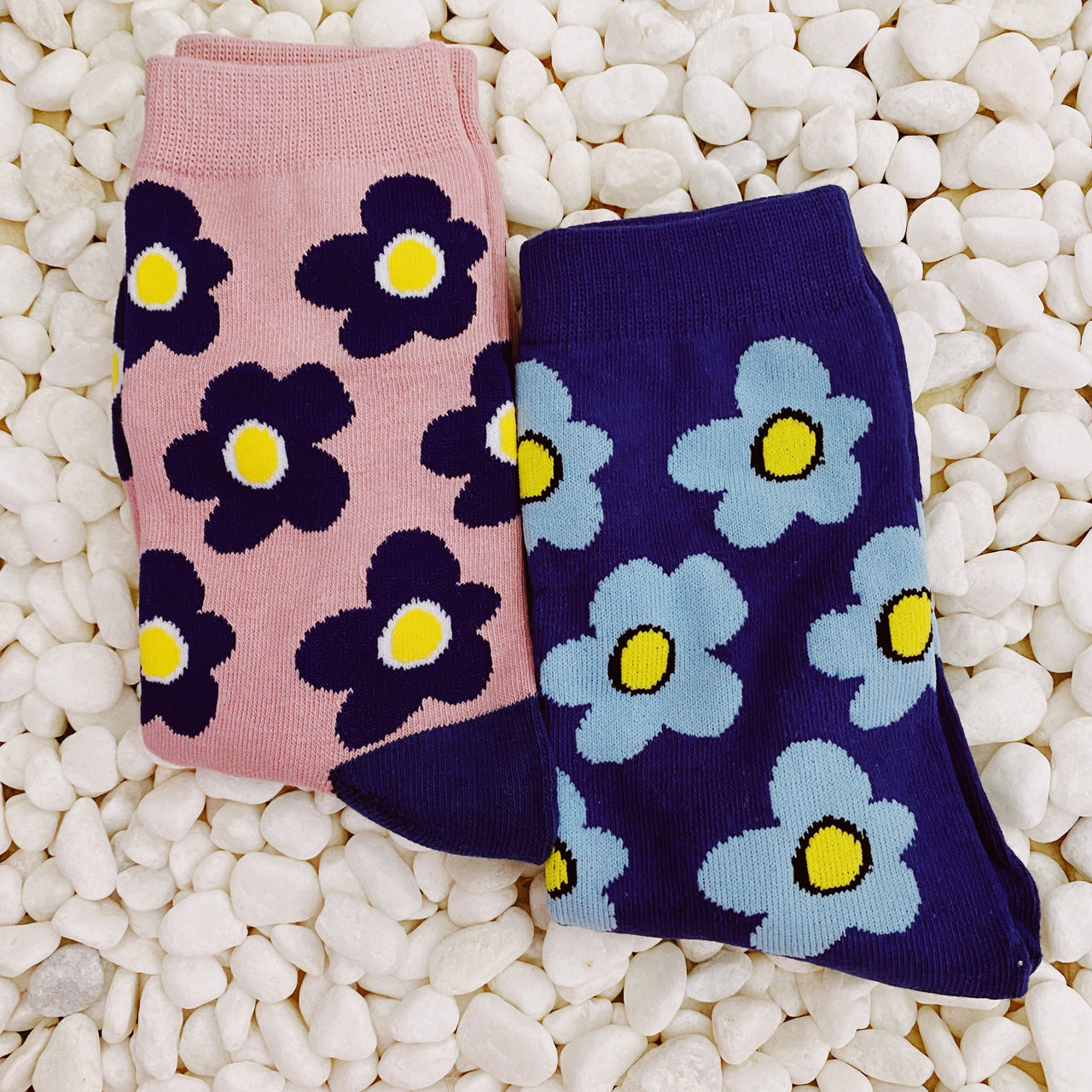 Modern Daisy Socks Set - 2 PAIRS - 2  COLOR COMBOS -