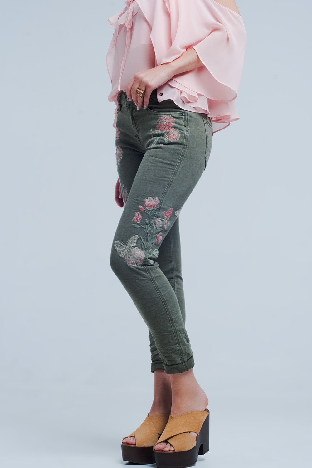 Q2 - Khaki Jeans With Embroidered Flower - 1 COLOR -