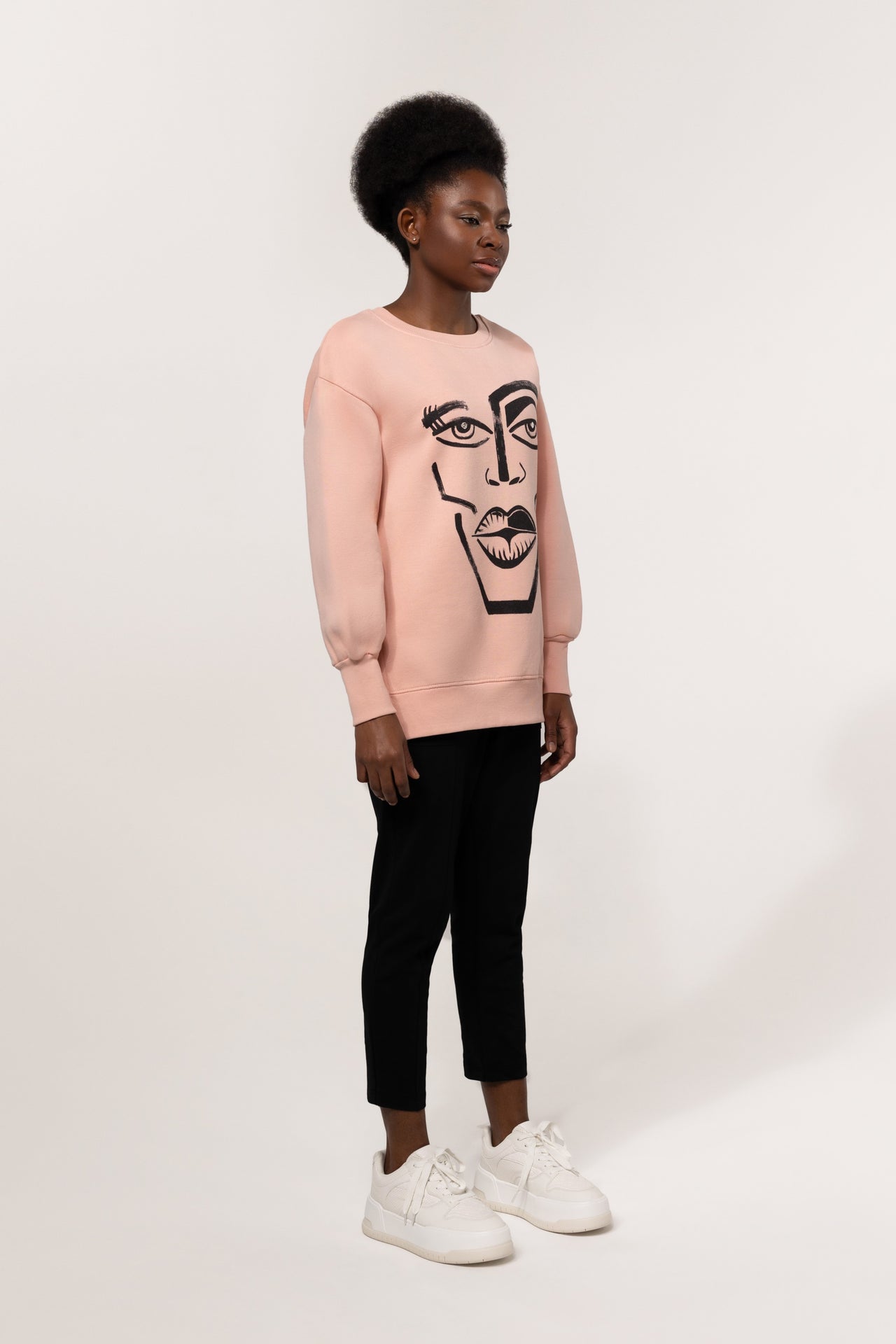 Freisi - Signature Sweatshirt - 1 COLOR -