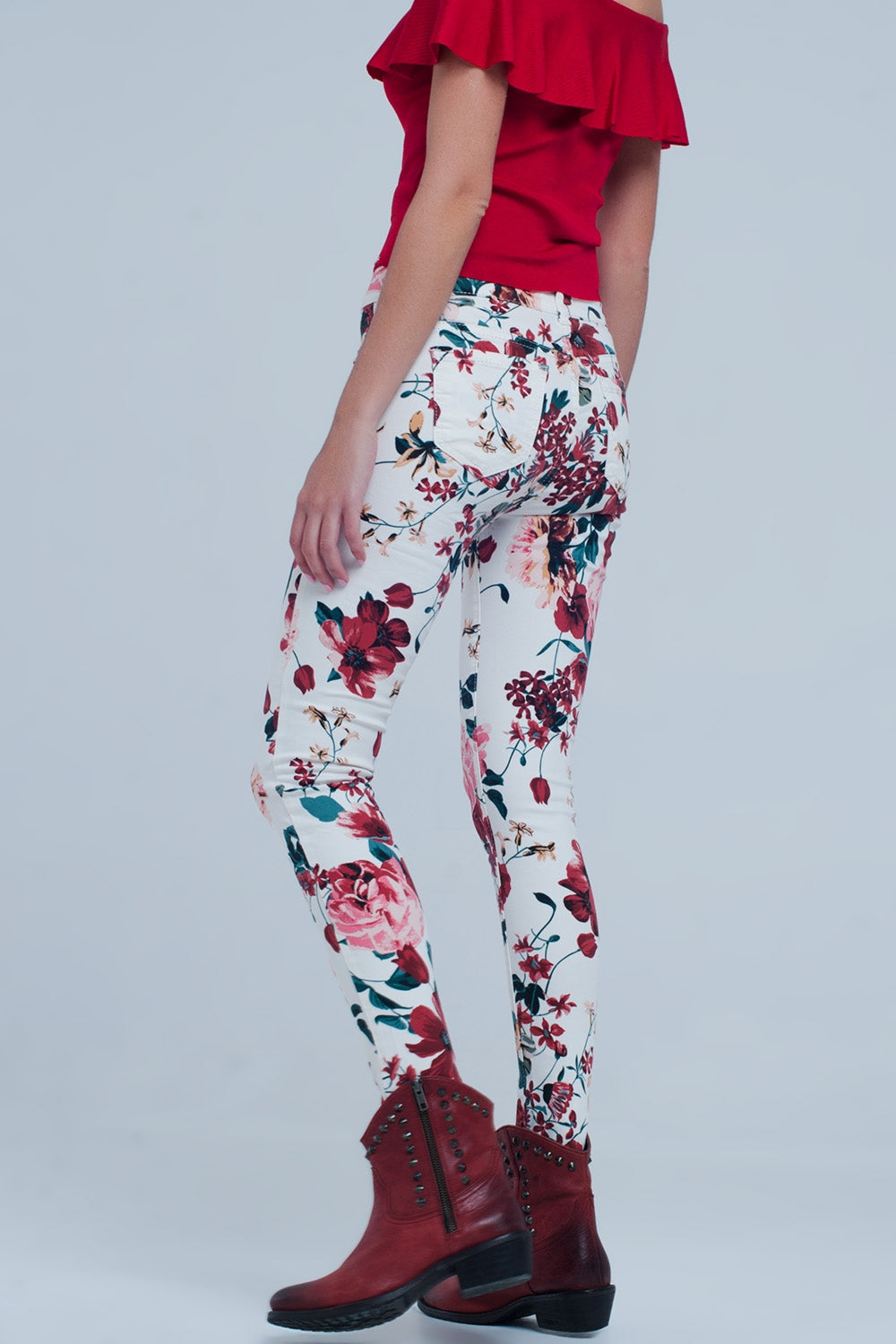 Q2 - White Jeans With Roses Print - 1 COLOR -