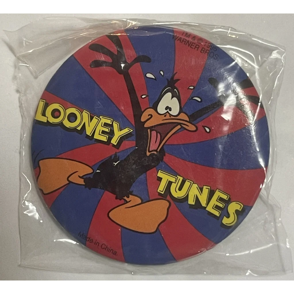 Vintage 1990s 🎁 Looney Tunes Pin, Daffy Duck, Unopened in Package!