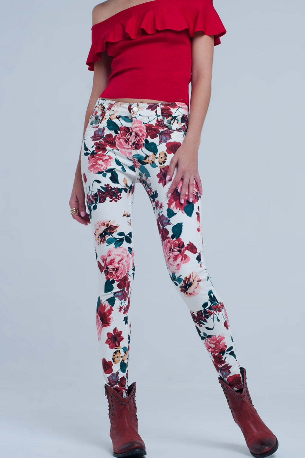 Q2 - White Jeans With Roses Print - 1 COLOR -