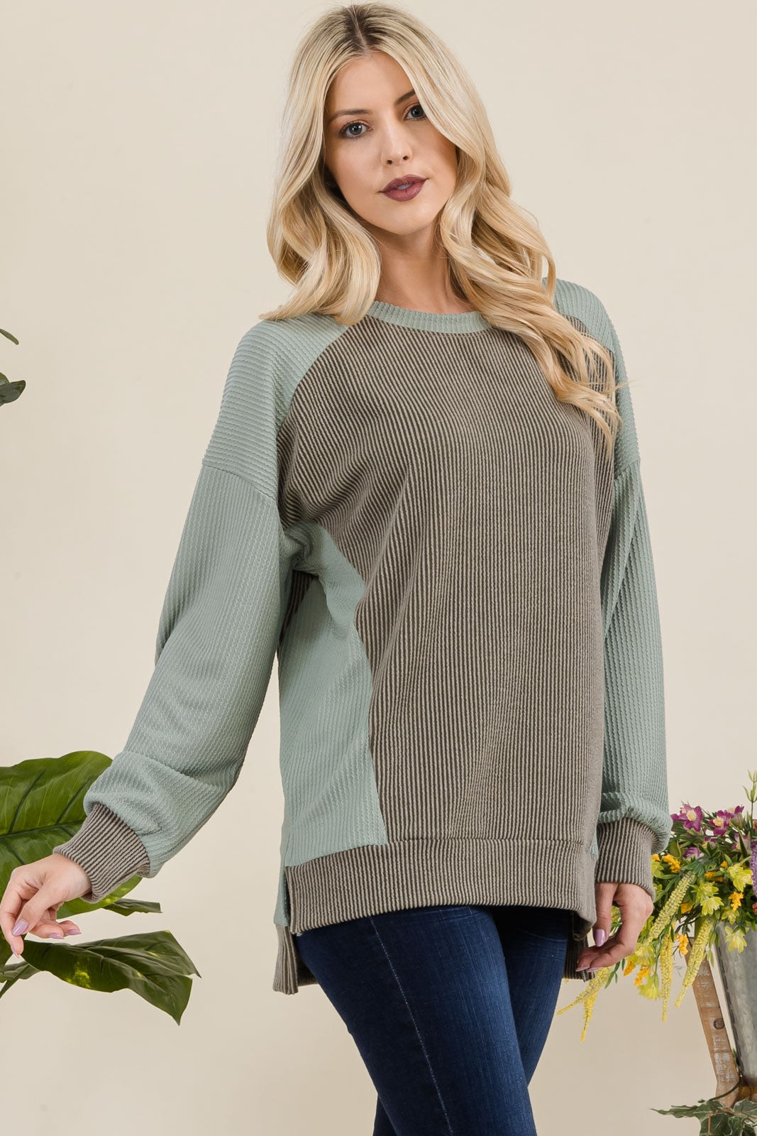 Celeste High-Low Contrast Round Neck Sweatshirt - T - 1 COLOR -