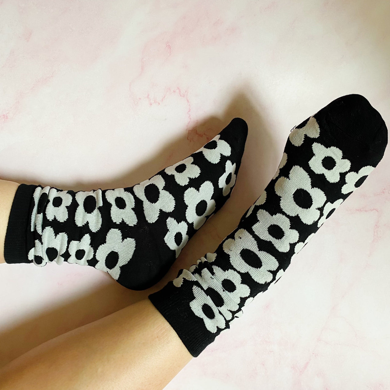 Modern Daisy Socks Set - 2 PAIRS - 2  COLOR COMBOS -