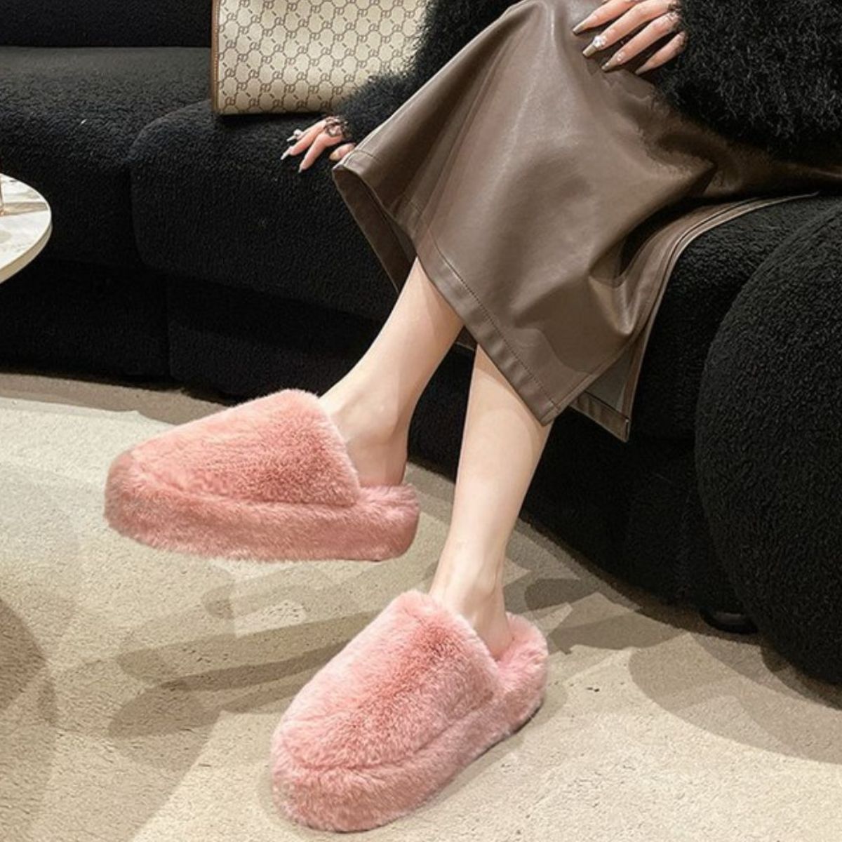 Fuzzy Round Toe Flat Slippers - T - 4 COLORS -