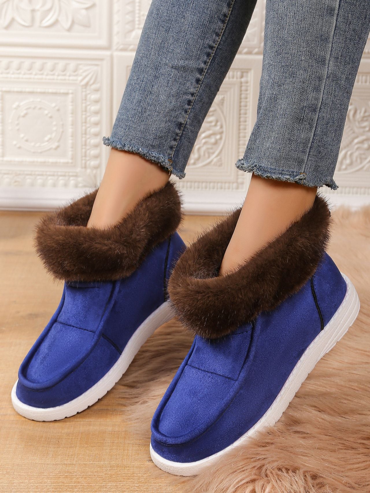 Faux Fur Suede Round Toe Sneakers - T - 3 COLORS -