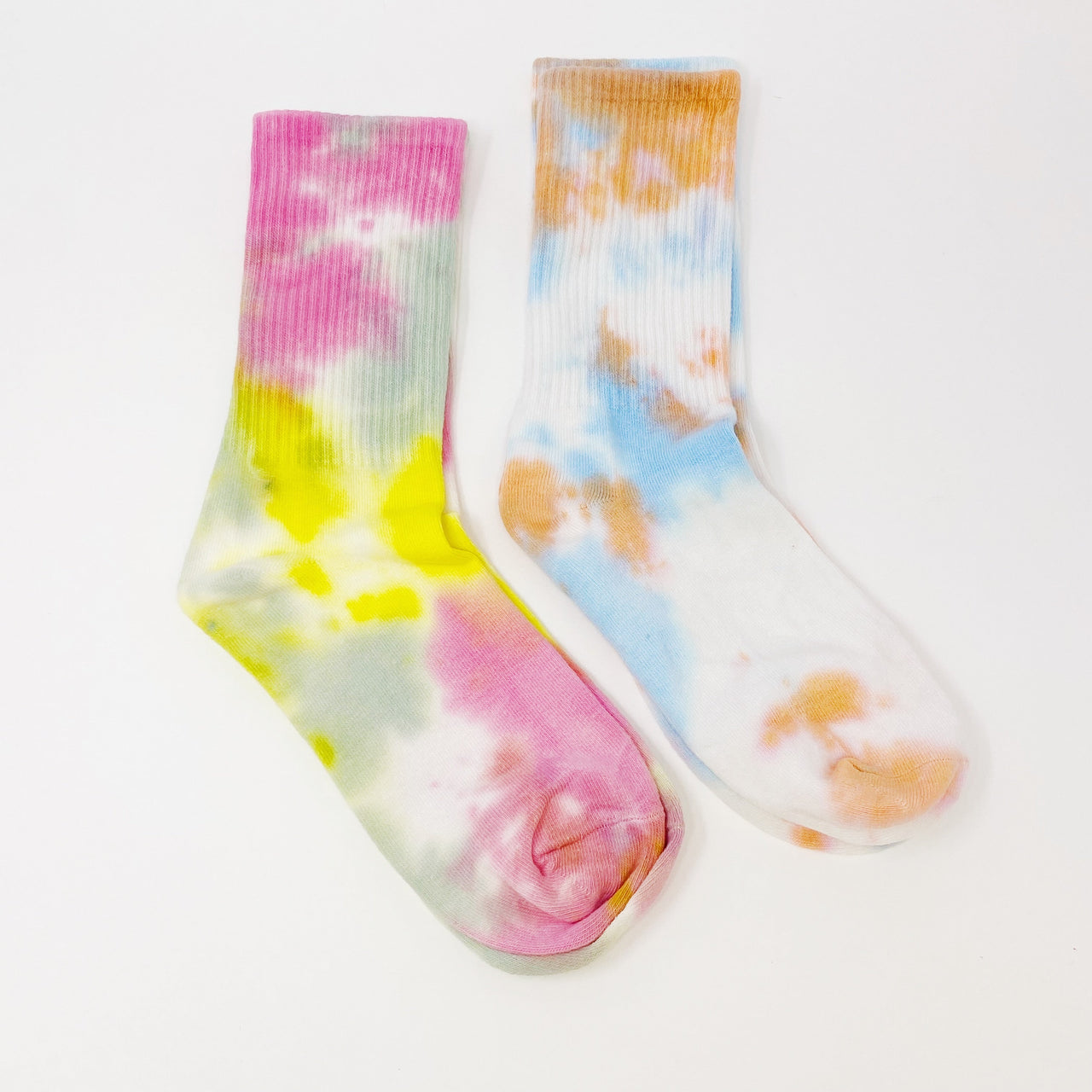 Free Mind Tie Dye Socks Set - 2 PAIRS - 2 COLOR COMBOS -