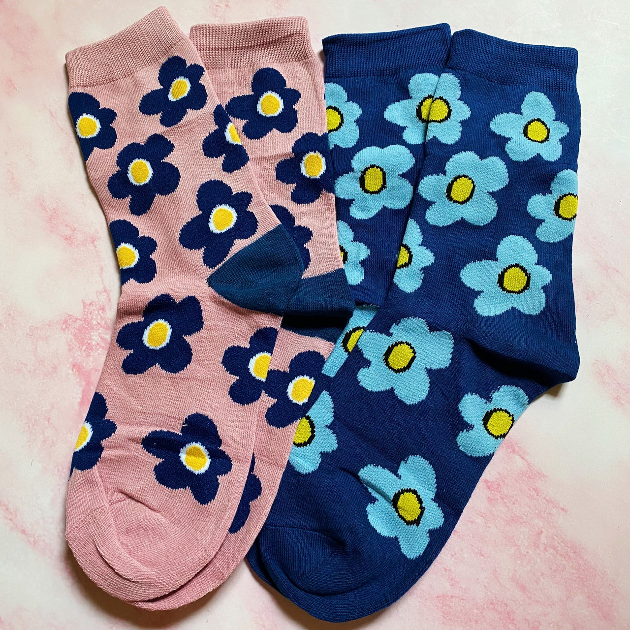 Modern Daisy Socks Set - 2 PAIRS - 2  COLOR COMBOS -