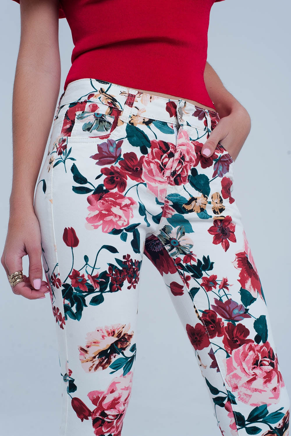 Q2 - White Jeans With Roses Print - 1 COLOR -