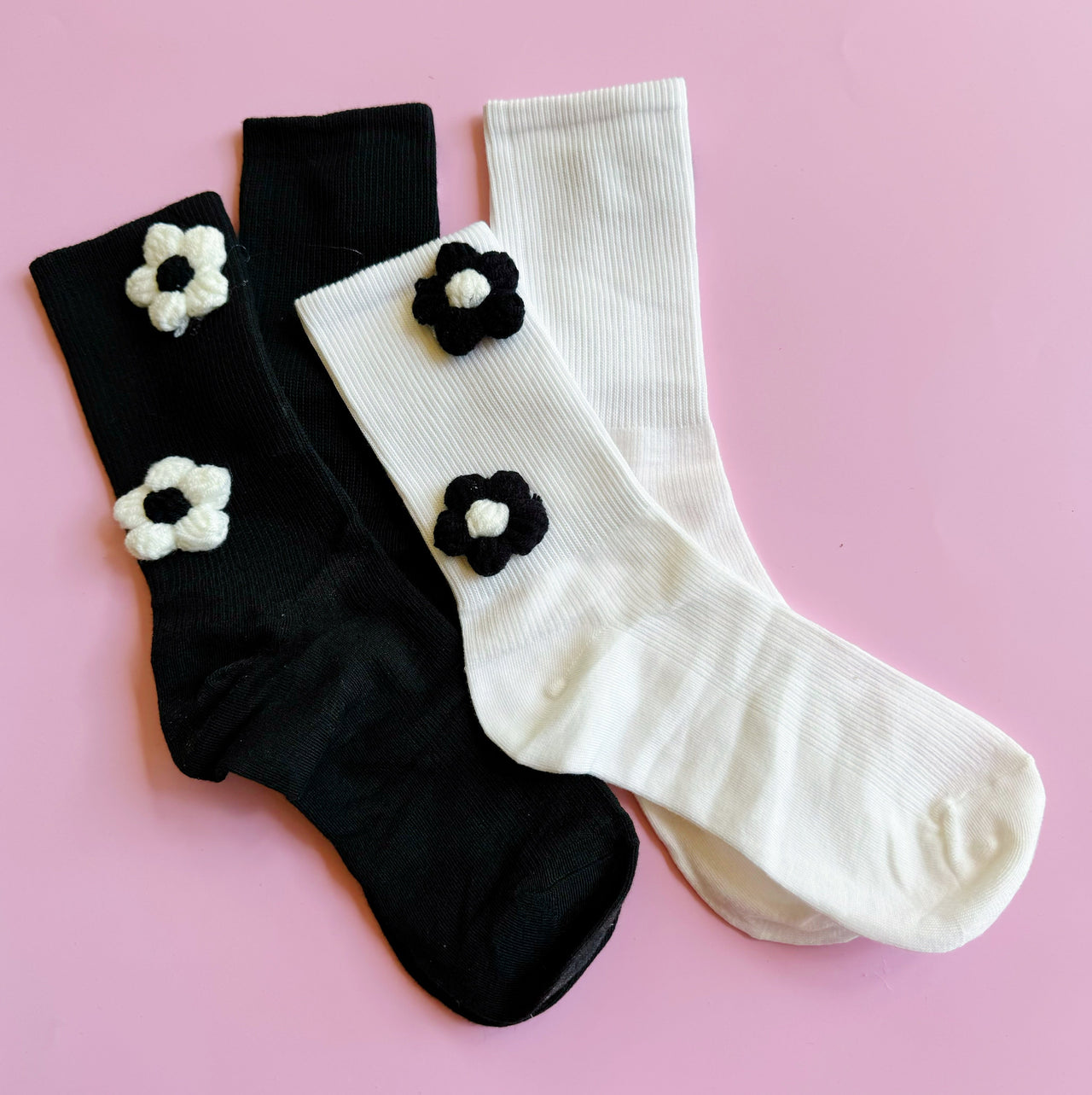 Puffy Daisy Embellished Socks Set  - 2 PAIRS -