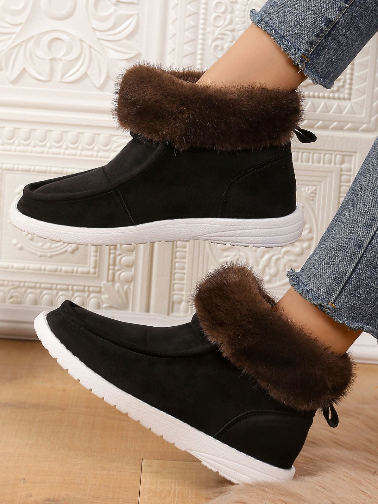 Faux Fur Suede Round Toe Sneakers - T - 3 COLORS -