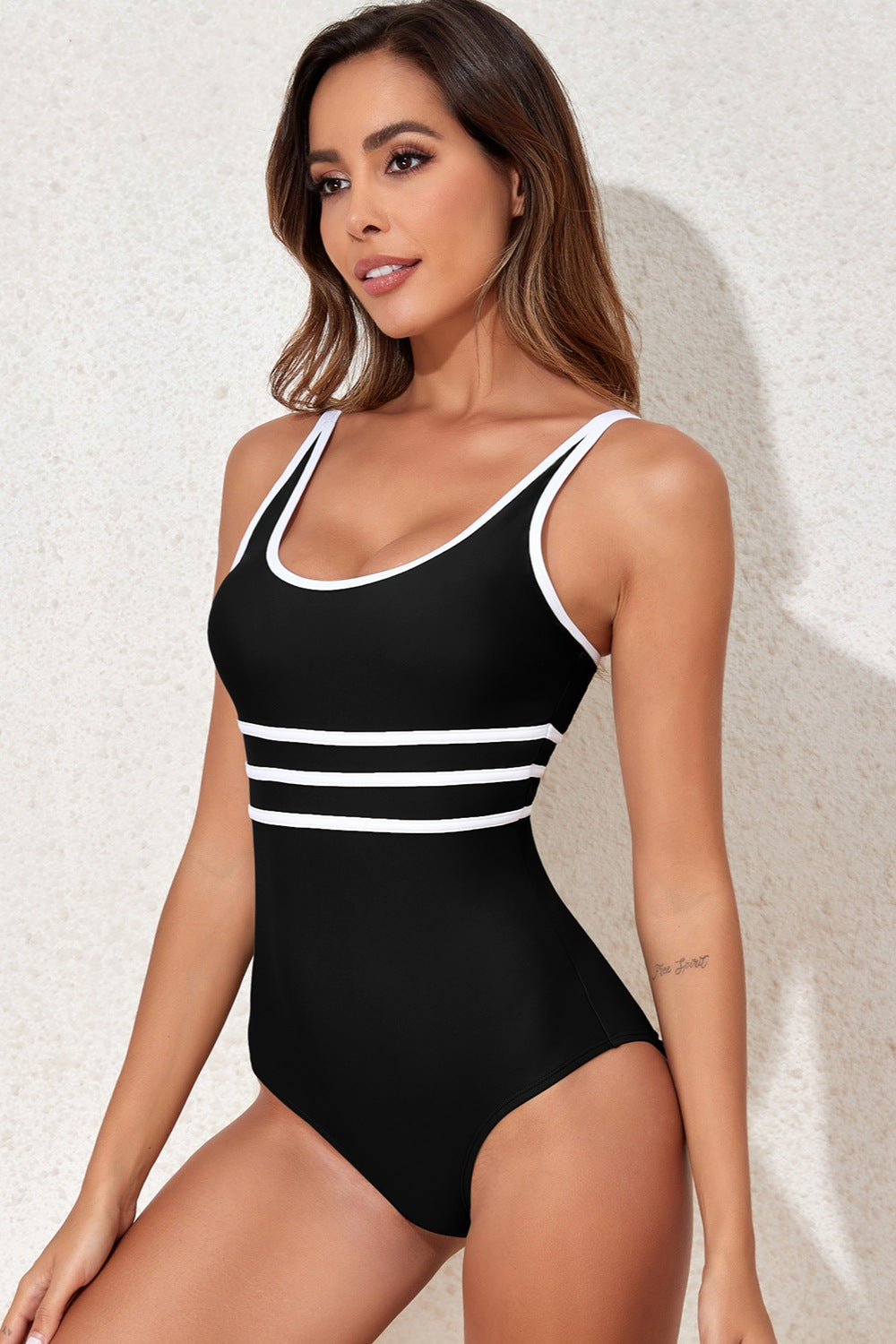 Contrast Trim Scoop Neck One-Piece Swimwear - T - 1 COLOR -