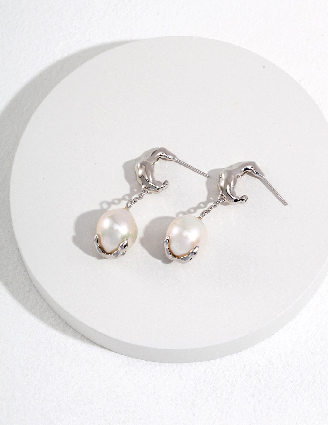 Single Dangle Teardrop Pearl Earrings -