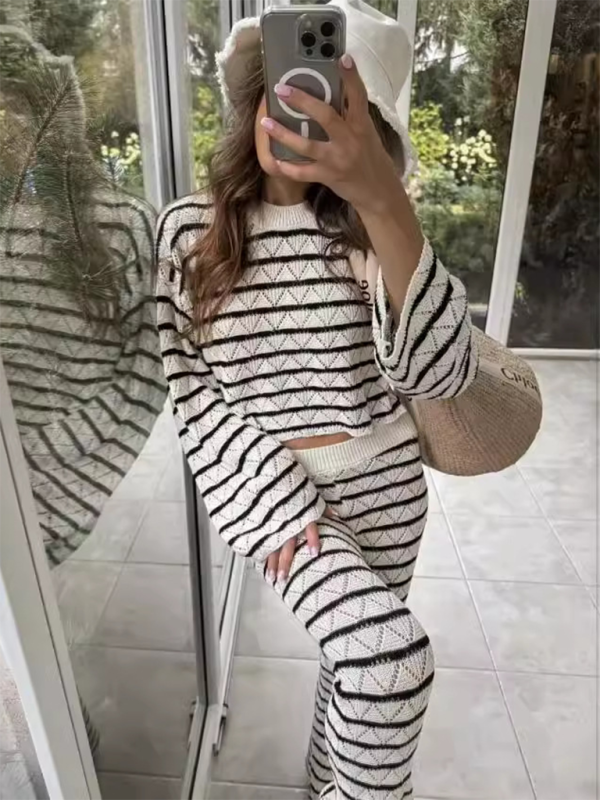 Striped knit l long sleeve flared Lounging pants set - 2 PCS. - K - 1 COLOR -