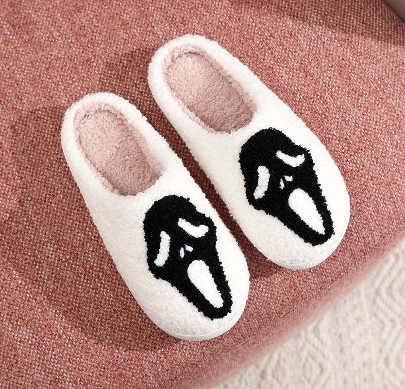 Halloween Screaming Skull Pattern Home Winter Fuzzy Slippers - EU SIZES - K - 2 COLORS -