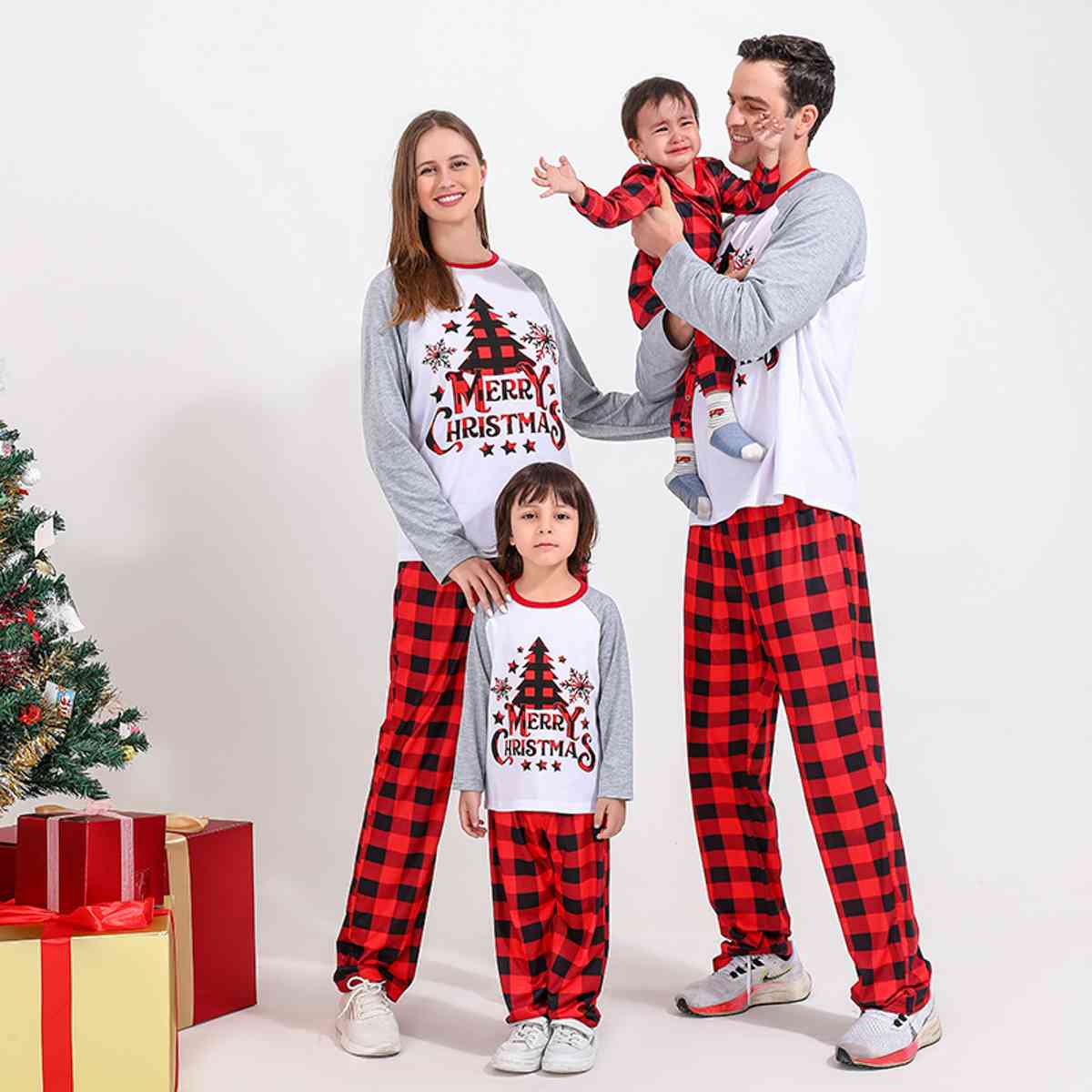 WOMEN MERRY CHRISTMAS Graphic Top and Plaid Pants Set - T -