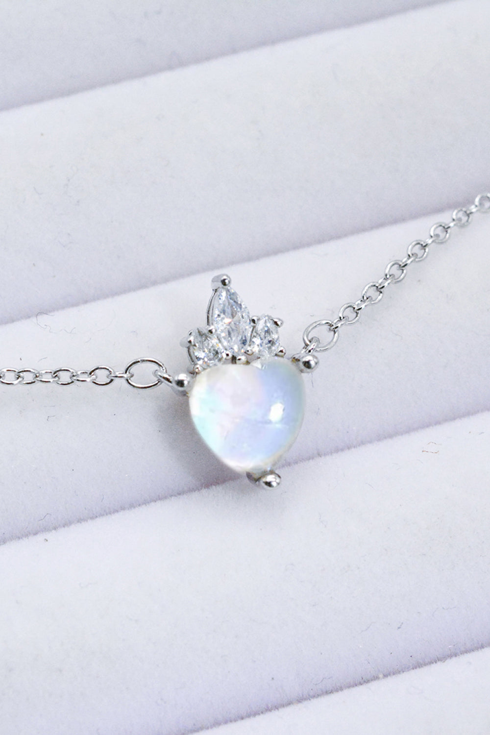 925 Sterling Silver Moonstone Heart Pendant Necklace - T - 1 FINISH -