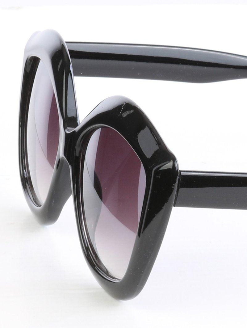 Black Oversized Beach-Life Sunglasses - 1 COLOR