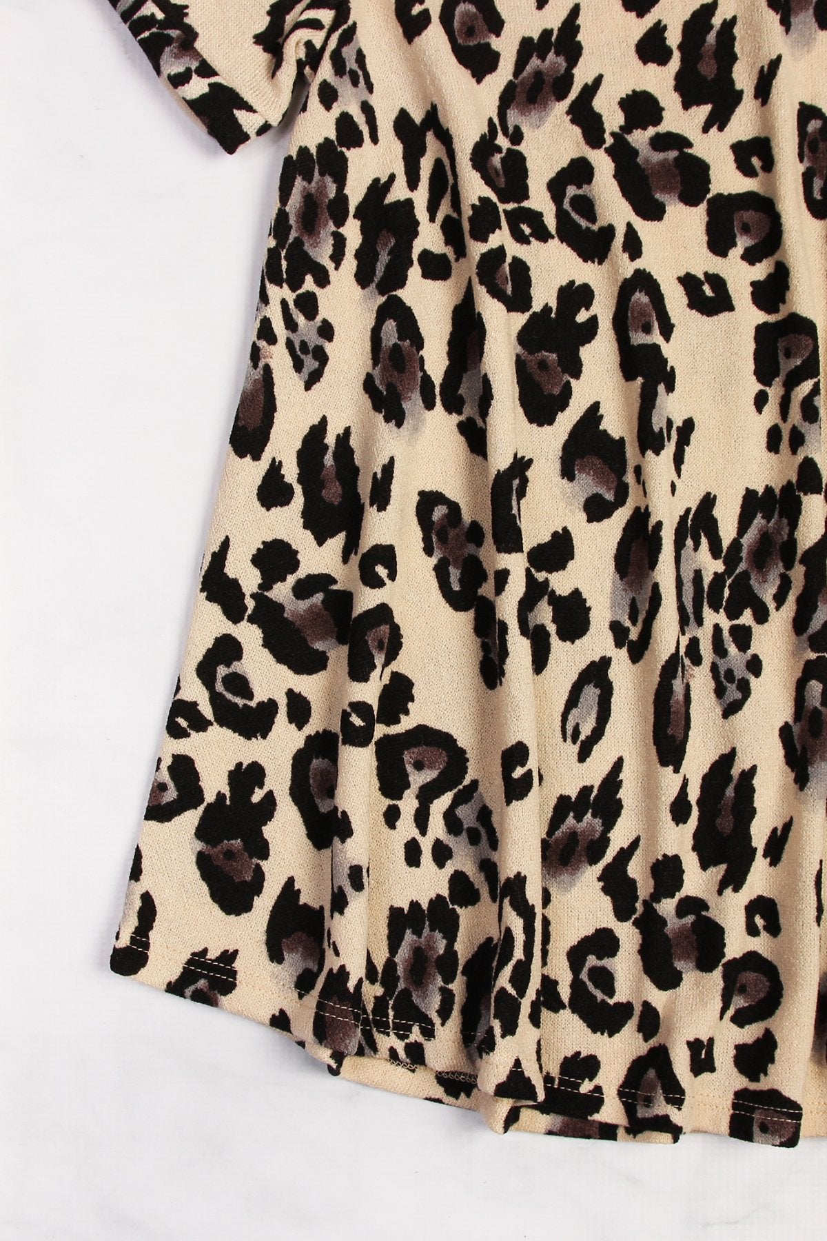 Riah Fashion - Short Sleeve Leopard Knit Sweater - 2 COLORS -