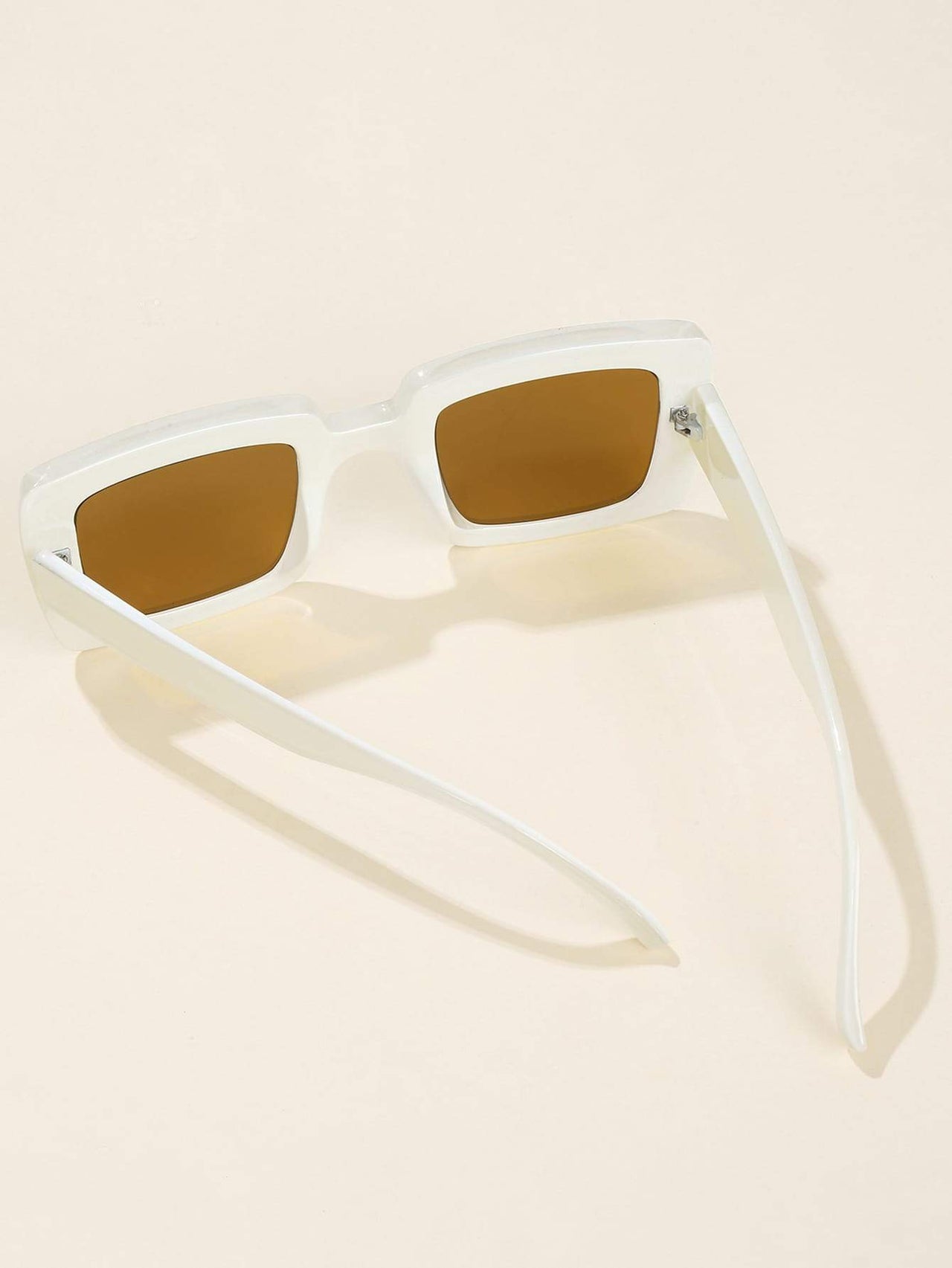 A Fashionista's Stunning Square Sunglasses - 1 COLOR -