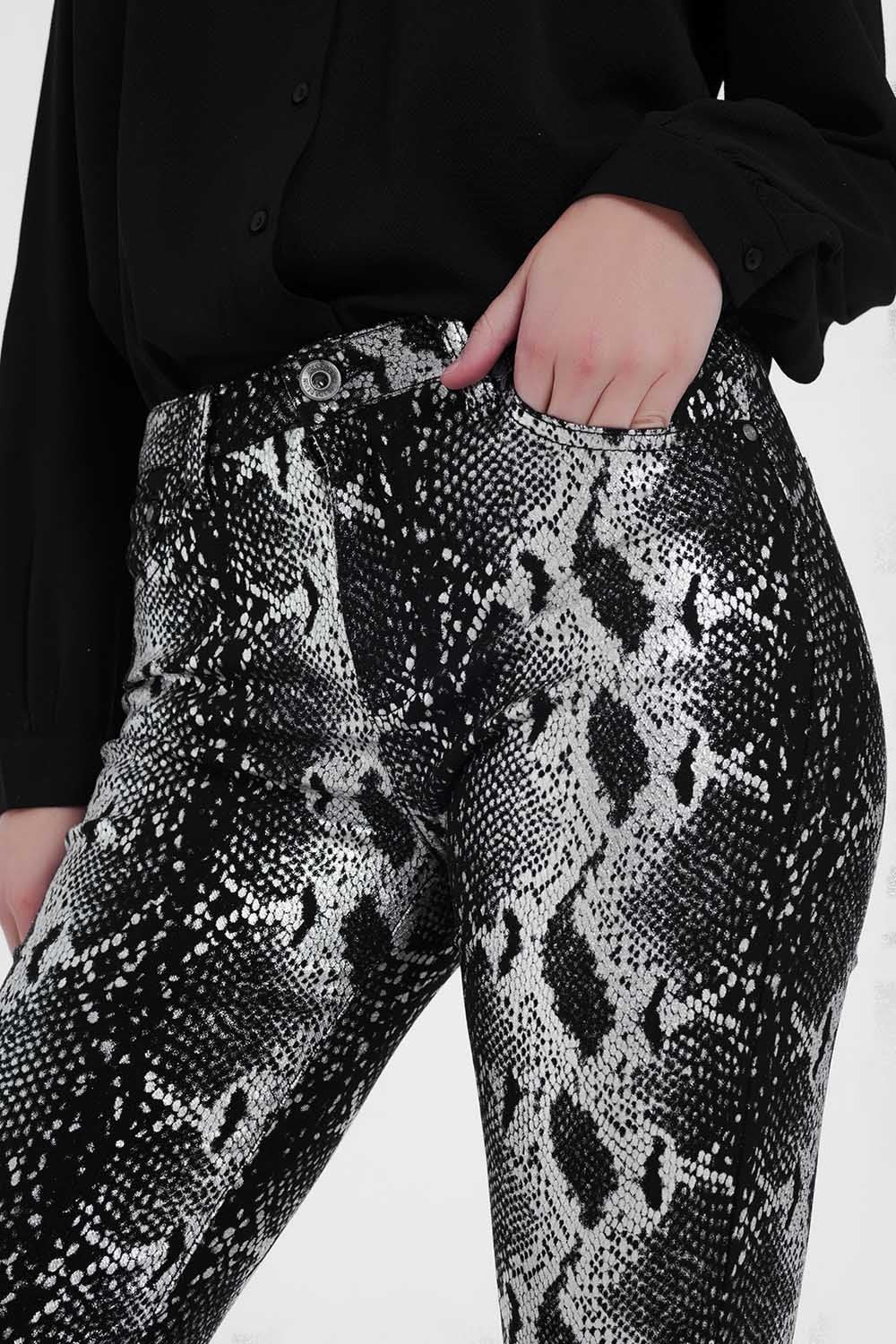 Q2 - Black Skinny Shiny Printed Pants - 1 COLOR