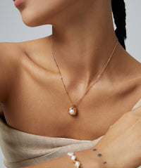 Thumbnail for Vintage Large Pearl Pendant With Gold Chain Necklace