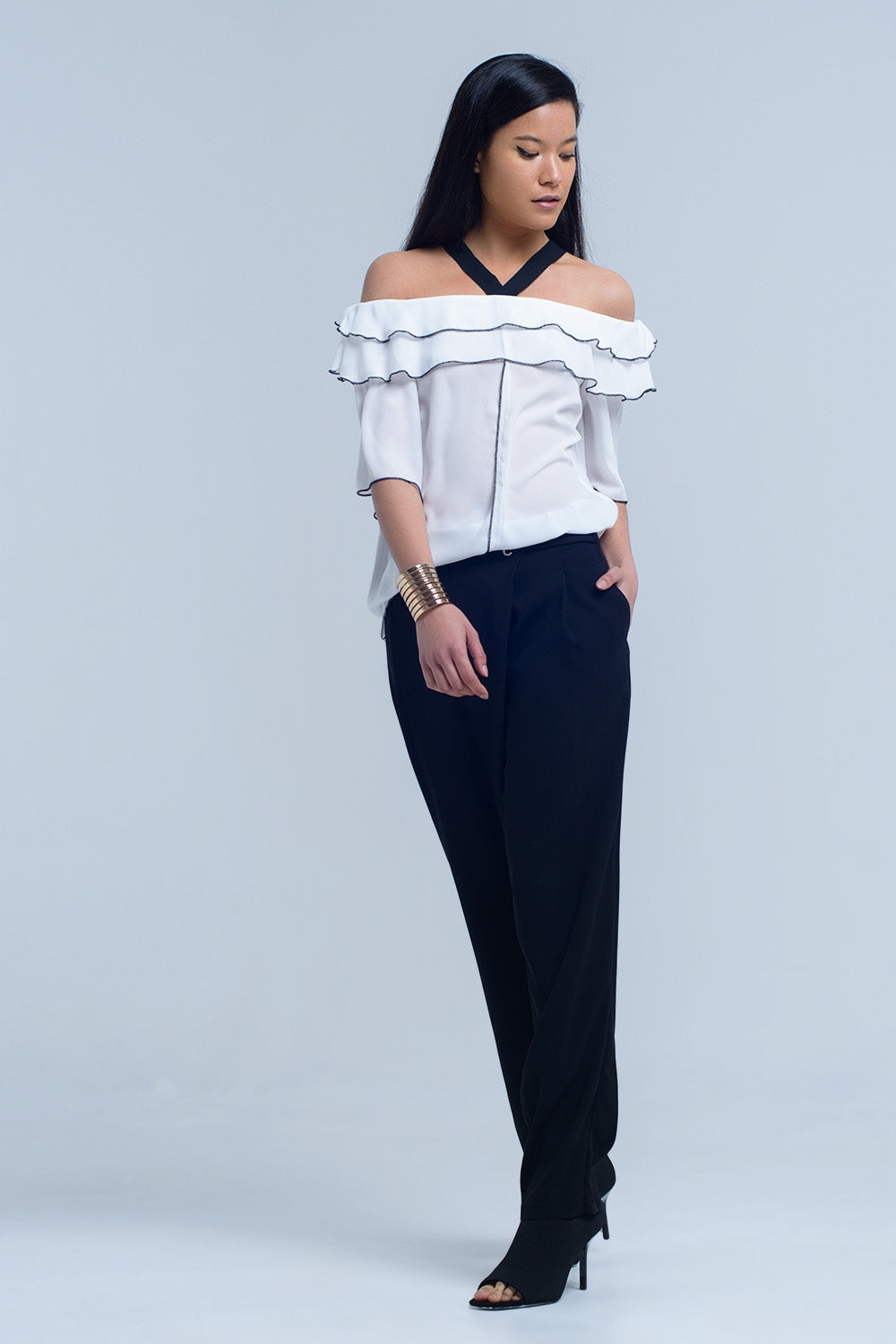 Q2 - White Top With Black Contrast Trim - 1 COLOR -