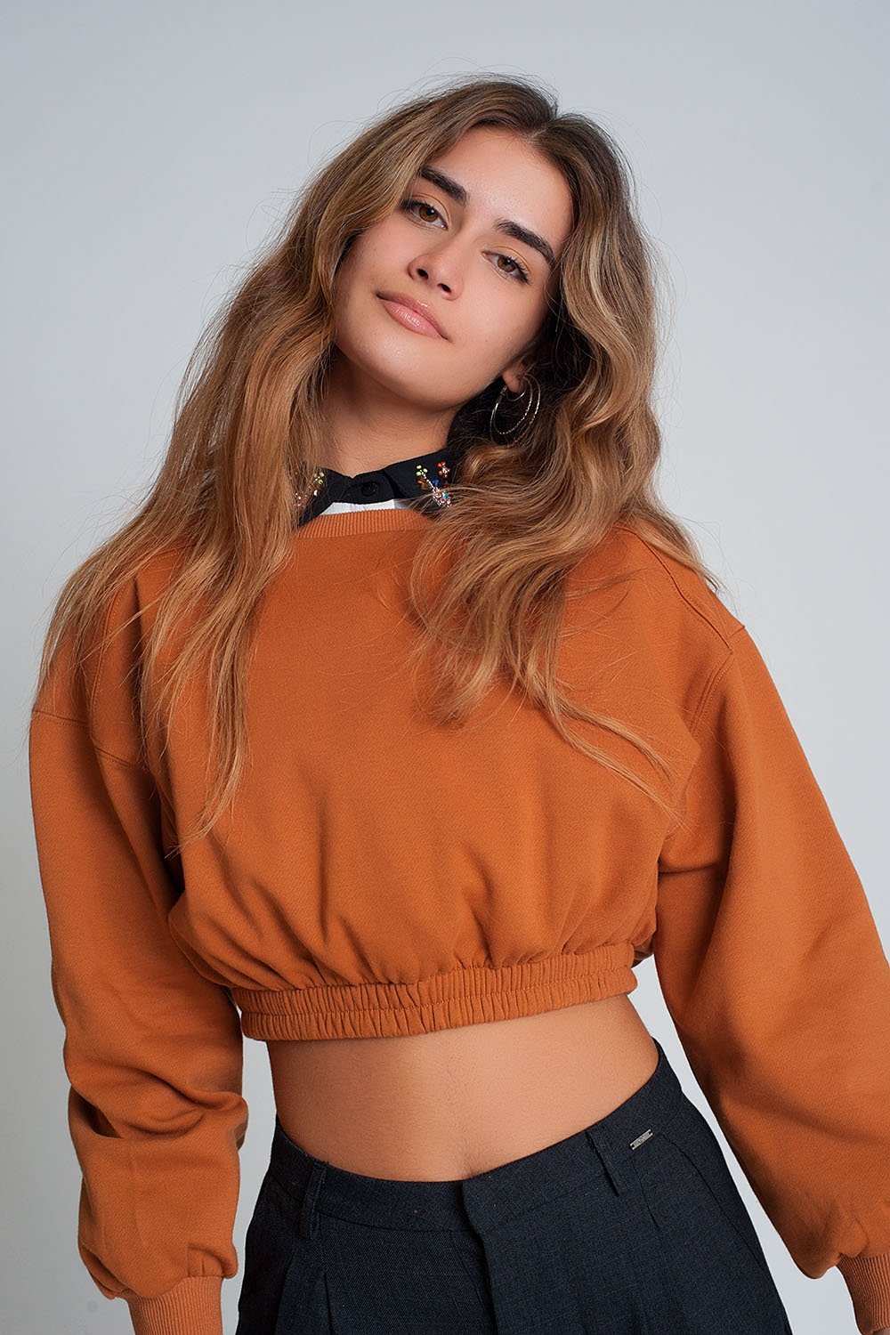 Q2 - Oversized Cropped Sweatshirt in Camel - 1 COLOR -