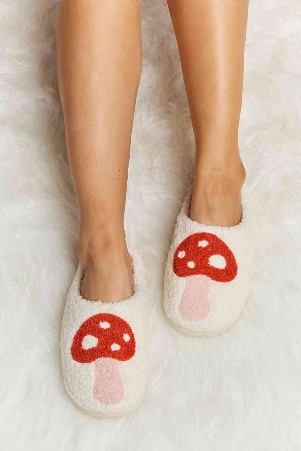 Melody Mushroom Print Plush Slide Slippers - T - 1 COLOR -