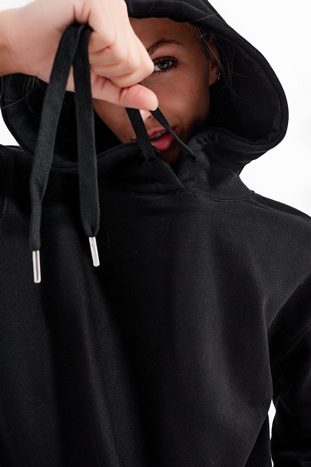 Q2 - Basic Hoodie in Black - 1 COLOR -