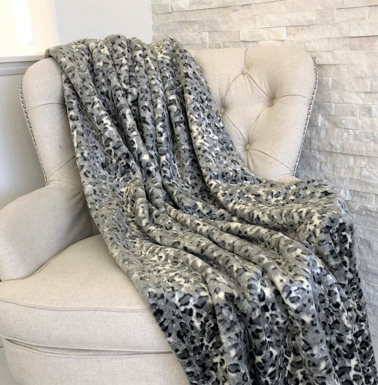 Snow Leopard Faux Fur Gray Luxury Throw - 14 SIZES -