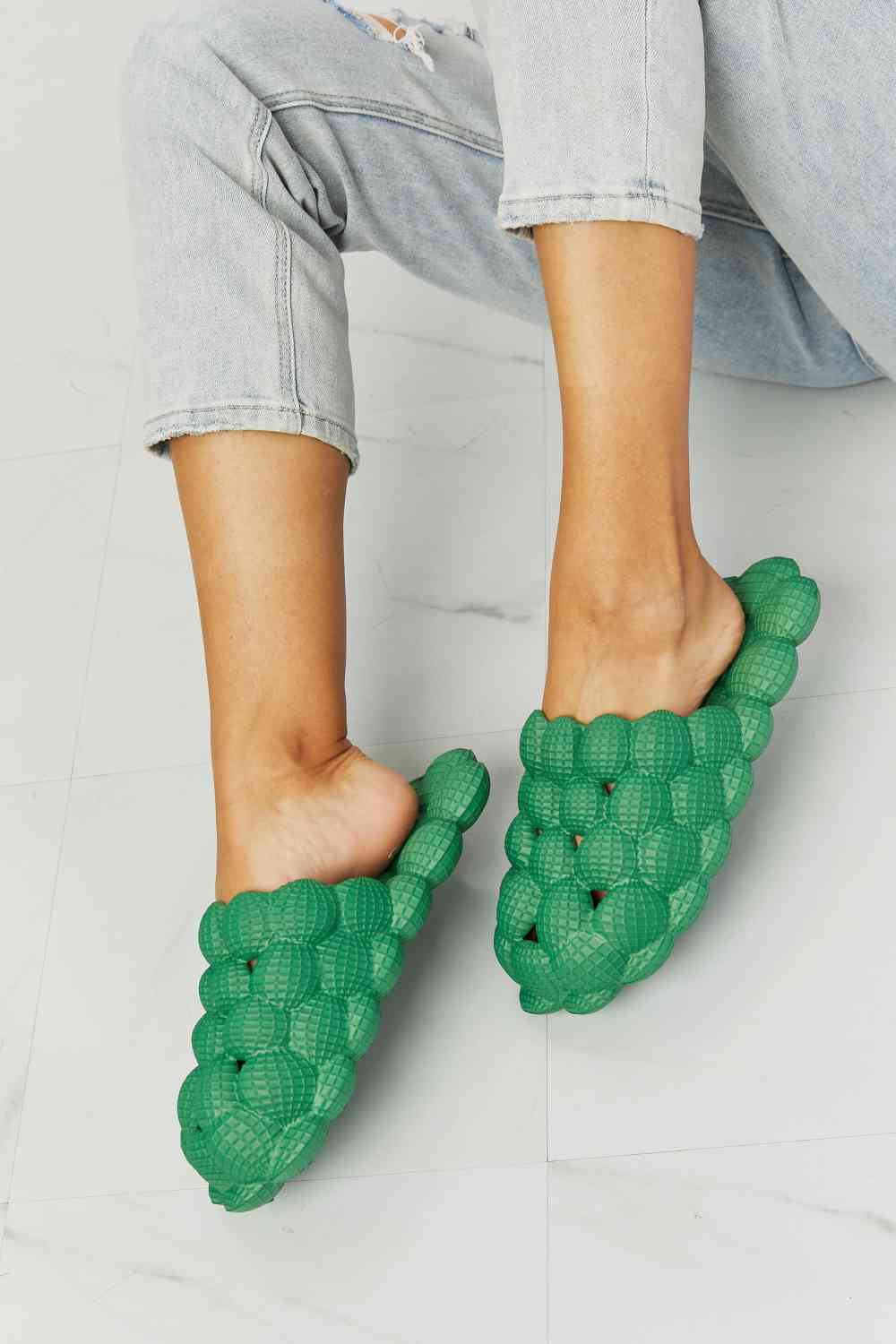 NOOK JOI - Laid Back Bubble Slides in Green - T - 1 COLOR -