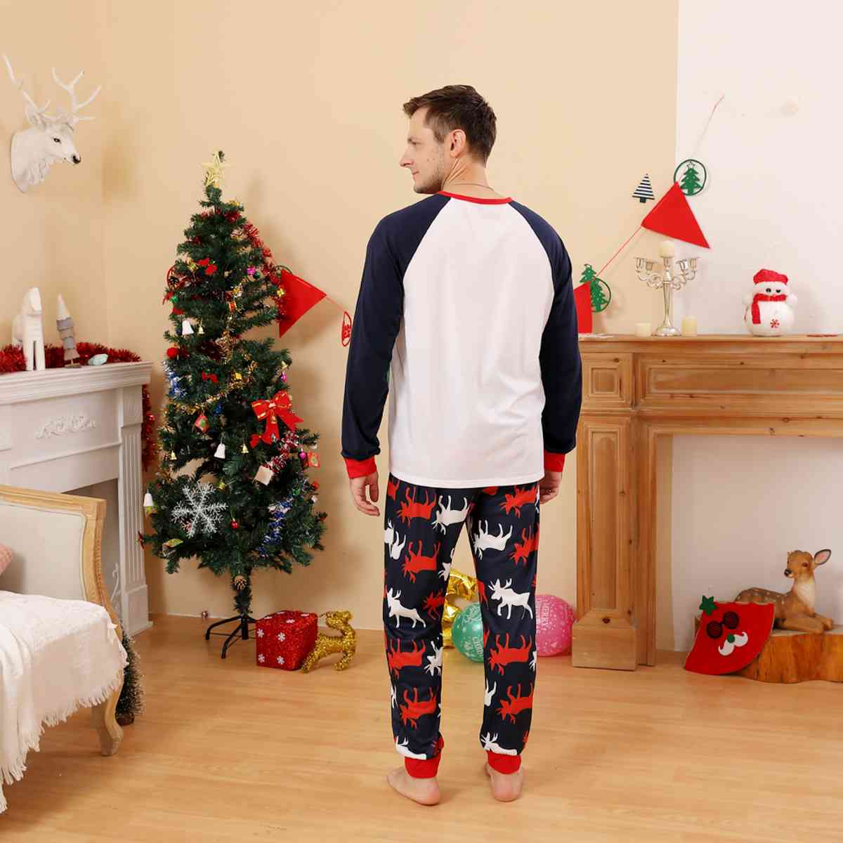 MEN MERRY CHRISTMAS Graphic Top and Reindeer Pants Set - T -