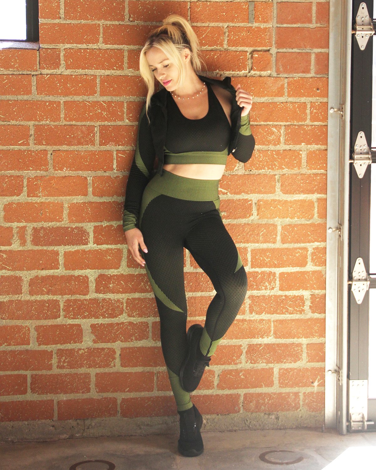 Savoy - Trois Seamless Jacket, Leggings & Sports Top 3 Set - 3 PCS - Black With Green -