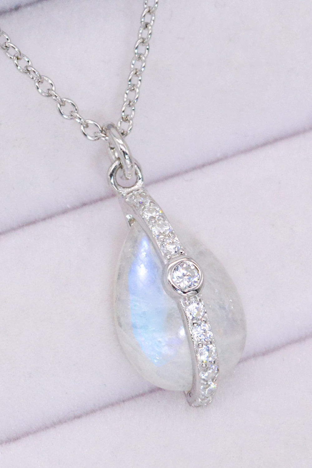 Natural Moonstone and Zircon Pendant Necklace - T - 1 FINISH -