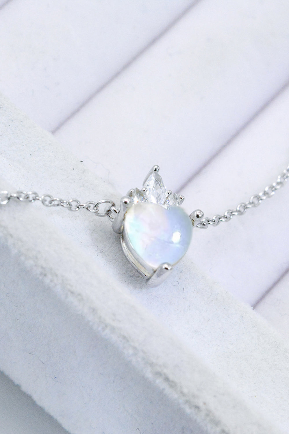 925 Sterling Silver Moonstone Heart Pendant Necklace - T - 1 FINISH -