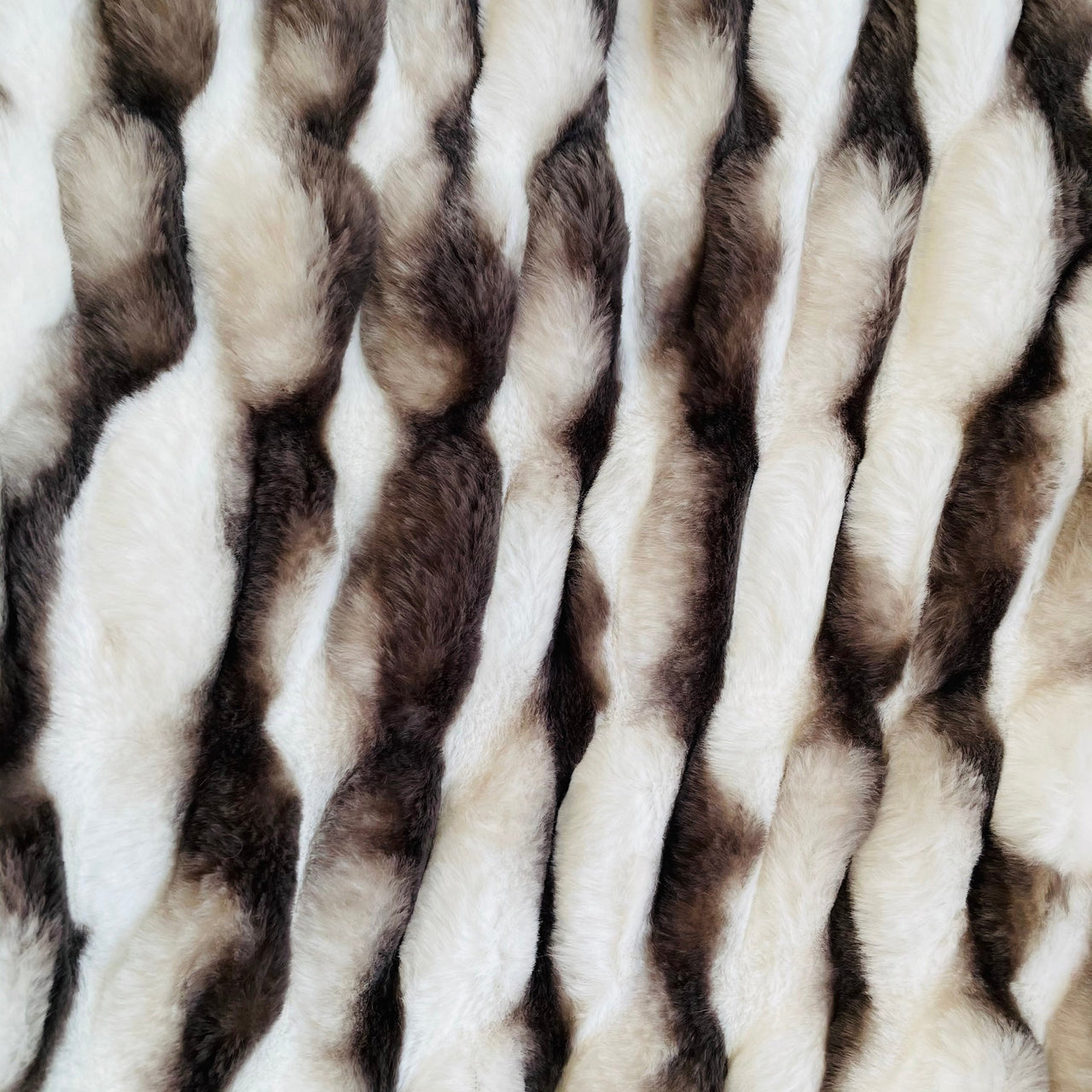 White Charcoal Snow Chinchilla Faux Fur Luxury Throw Blanket - 14 SIZES -