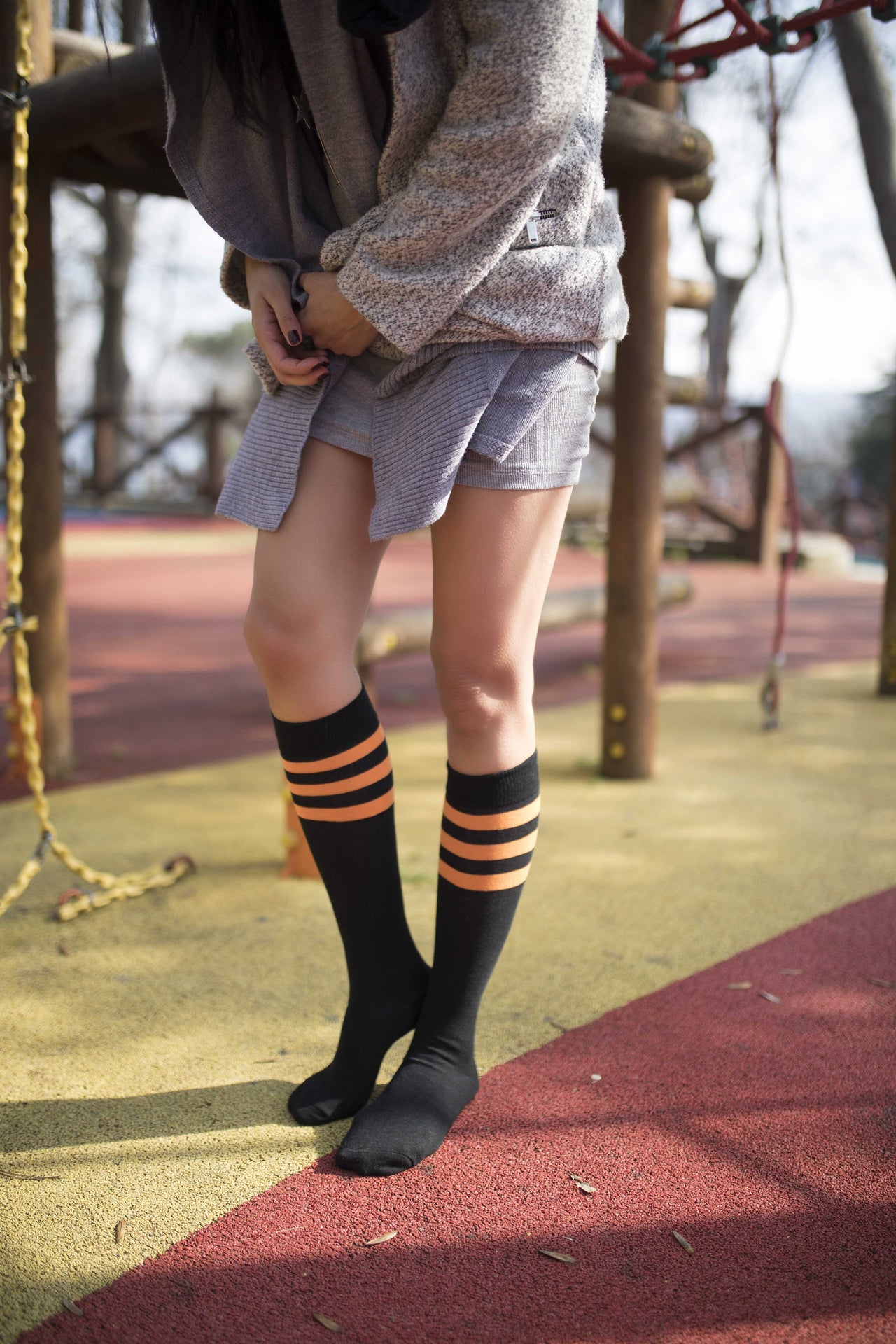 Women's Black Pumpkin Stripe Knee High Socks - 1 COLOR -