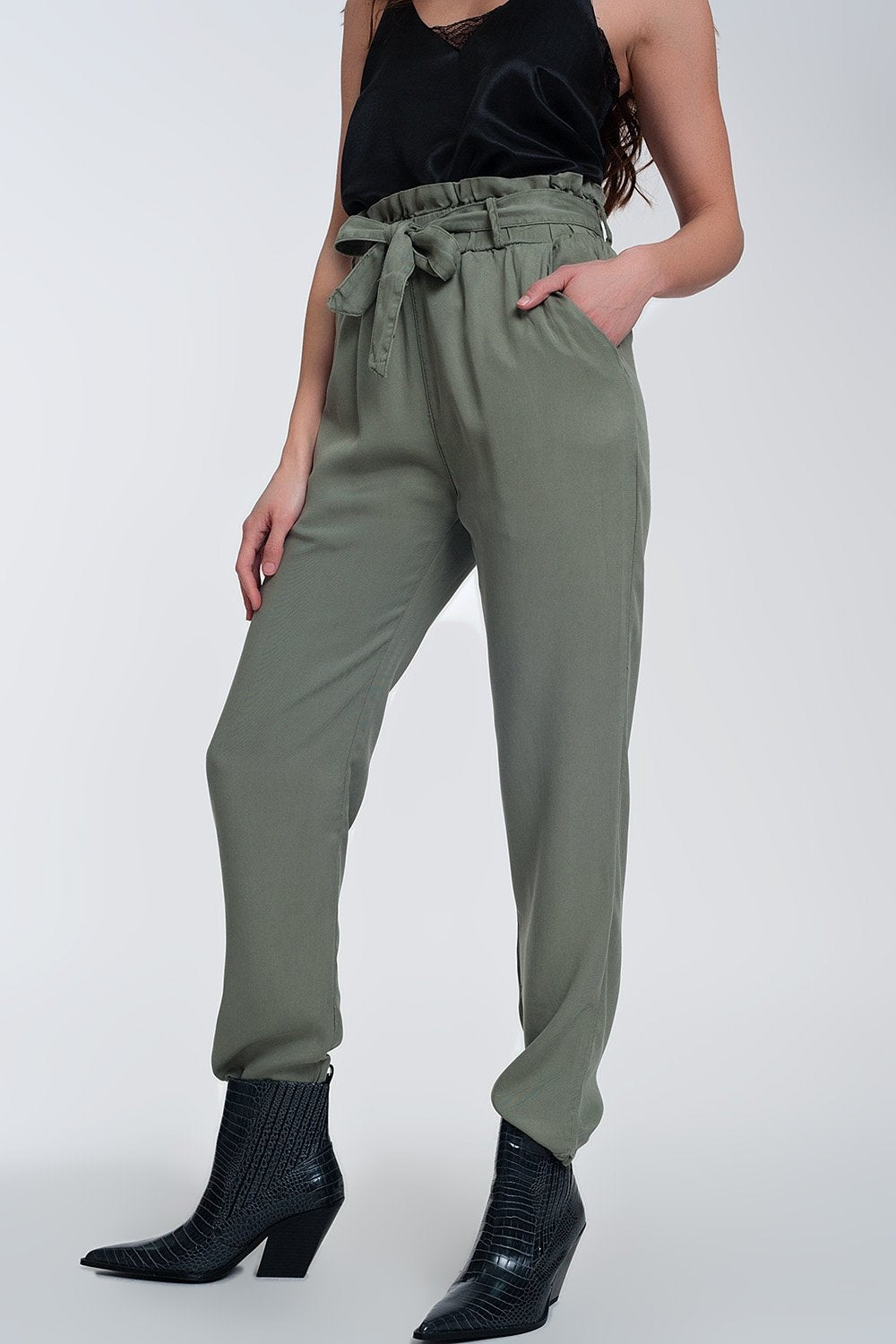 Q2 - Pants With Tie Waist in Green - 1 COLOR -